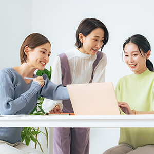 インテリア業界の年収